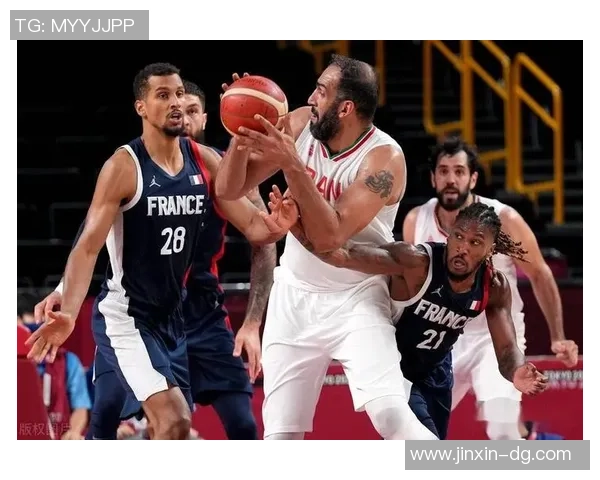 赛后分析:上海篮球队与北京篮球队的默契配合与战术对抗探讨